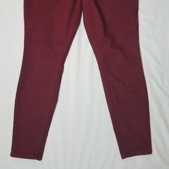 Lane Bryant Sz. 14 L 28 in. Cranberry Denim Crop - Picture 3 of 7